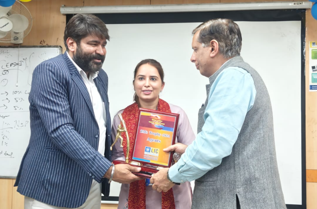 MS Trophy 2024 award for West Delhi insurance services